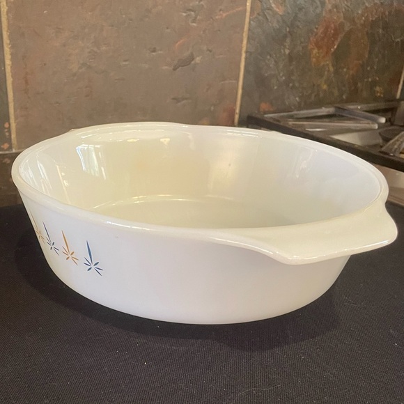 Vintage Fire King Anchor Hocking Candle Glow 1 1/2 QT Casserole Dish & Lid (USA) - Picture 5 of 10